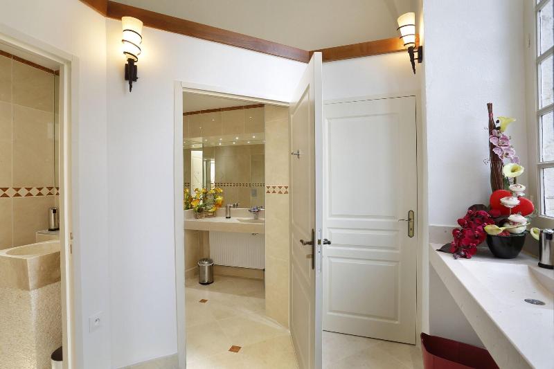 Отель Chateau Chapeau Cornu