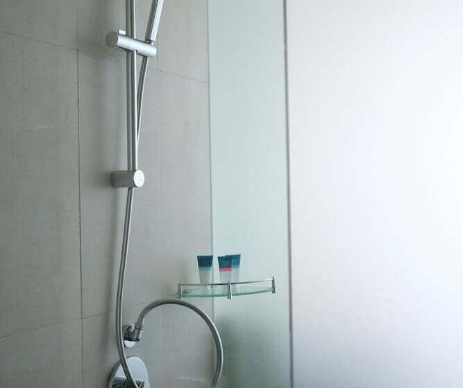 בית מלון כפרי Four Points By Sheraton Jakarta Thamrin