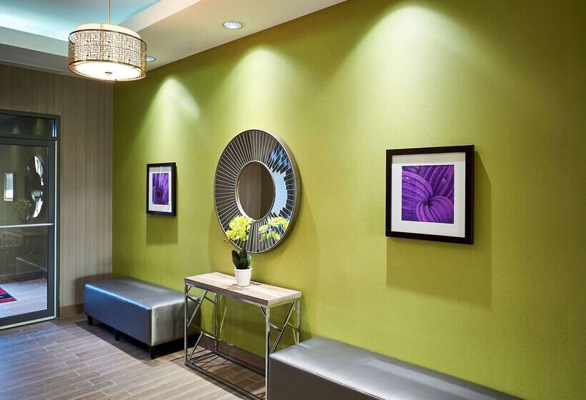 هتل Hampton Inn By Hilton Sarnia/point Edward