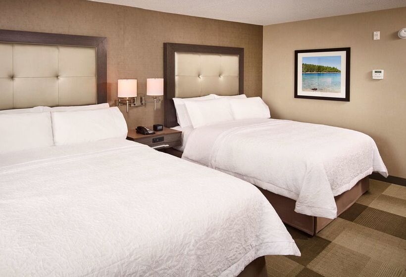 هتل Hampton Inn By Hilton Sarnia/point Edward