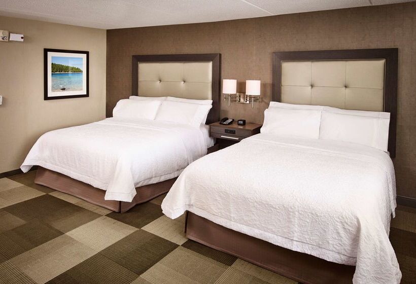 هتل Hampton Inn By Hilton Sarnia/point Edward