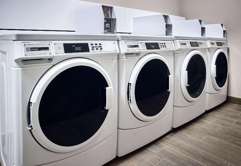 هتل Hampton Inn By Hilton Sarnia/point Edward