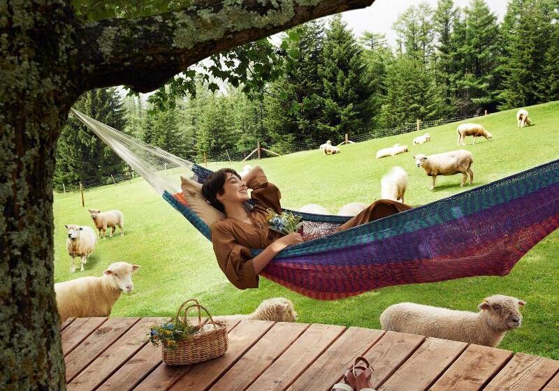 בית מלון כפרי Hoshino Resorts Tomamu The Tower