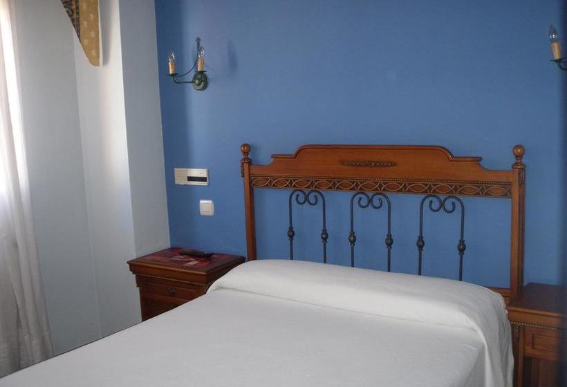 هتل Hostal Pineda