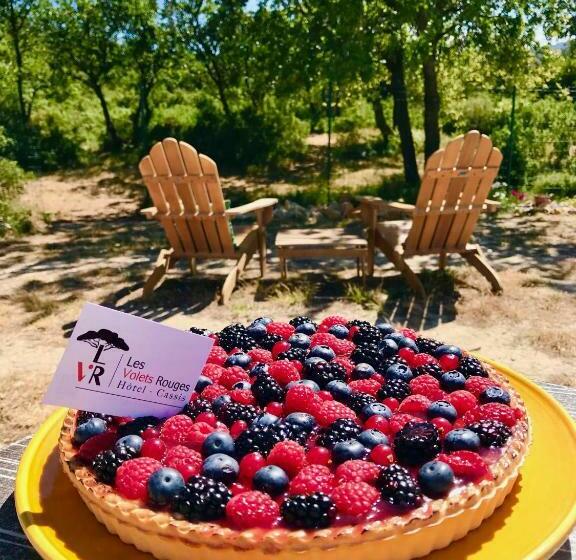 ホテル Hôtel Les Volets Rouges  Cassis