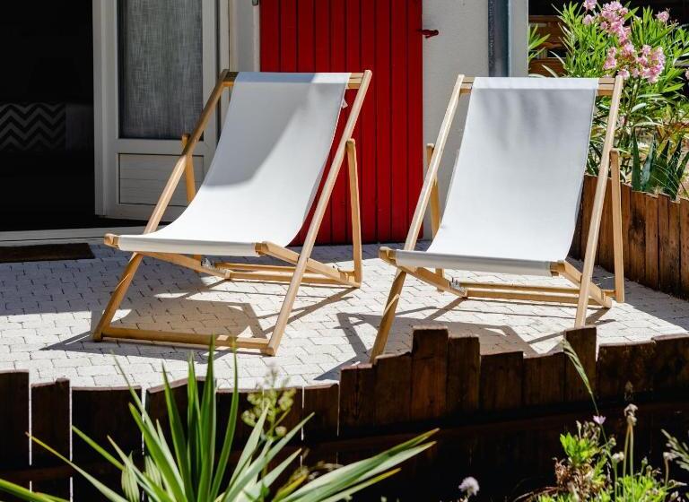 ホテル Hôtel Les Volets Rouges  Cassis