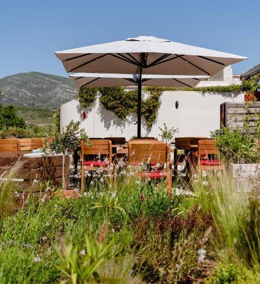 ホテル Hôtel Les Volets Rouges  Cassis