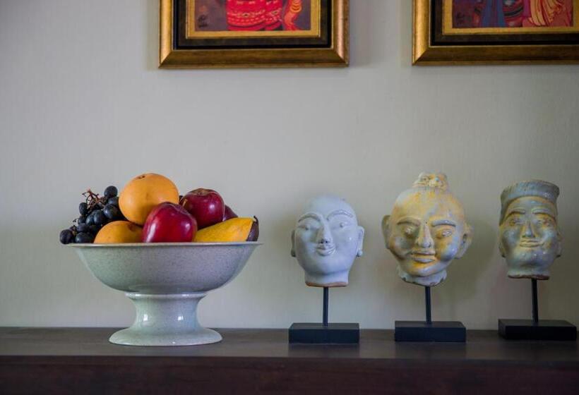 Отель Huern Na Na Boutique