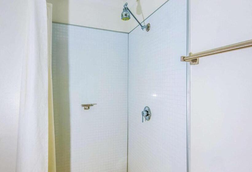 فندق Ibis Budget Brisbane Airport