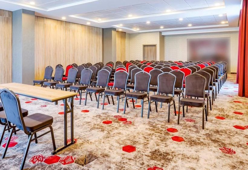 Отель Ibis Styles Nowy Sacz