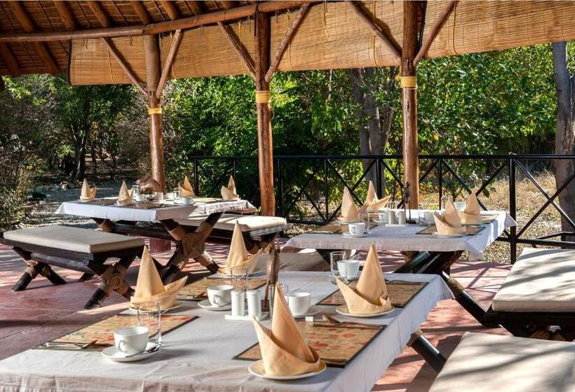 فندق Jim S Jungle Retreat