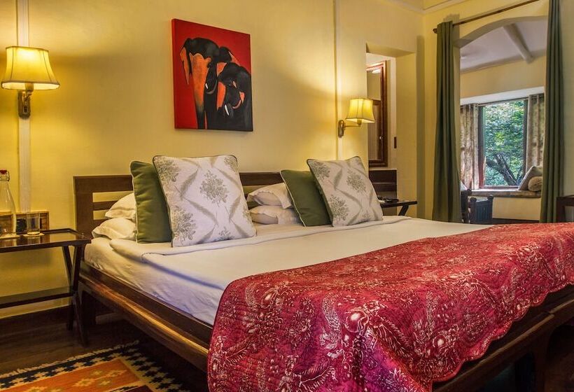 בית מלון כפרי Jim S Jungle Retreat