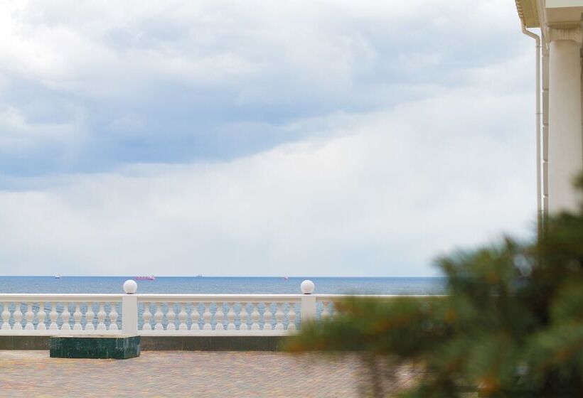 Kadorr Hotel Resort & Spa