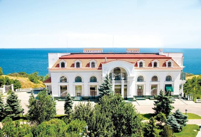 Kadorr Hotel Resort & Spa