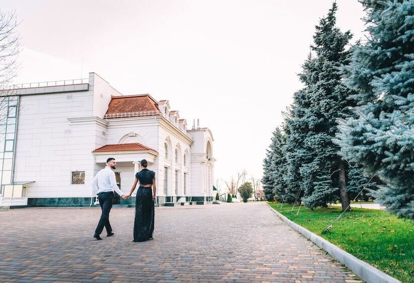 Kadorr Hotel Resort & Spa