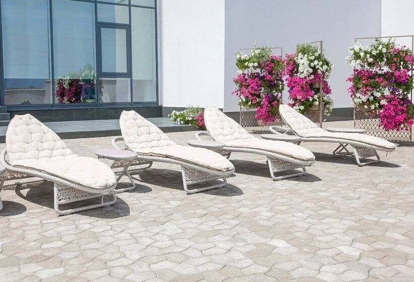 Kadorr Hotel Resort & Spa