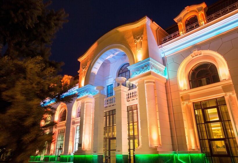 Kadorr Hotel Resort & Spa