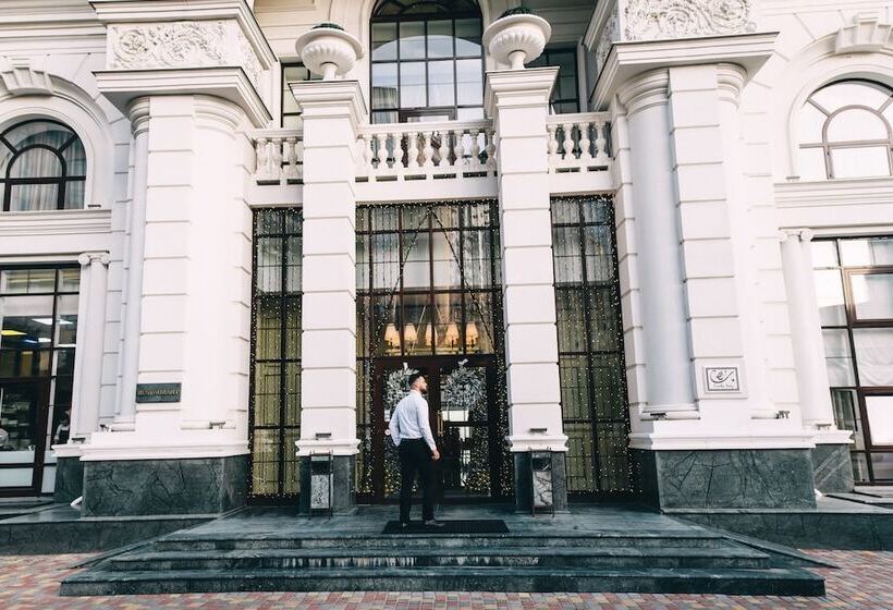 Kadorr Hotel Resort & Spa