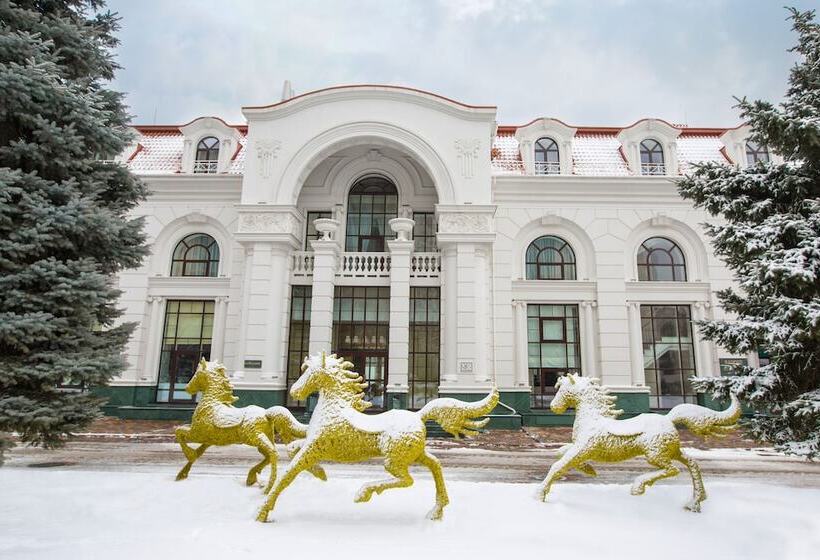 Kadorr Hotel Resort & Spa