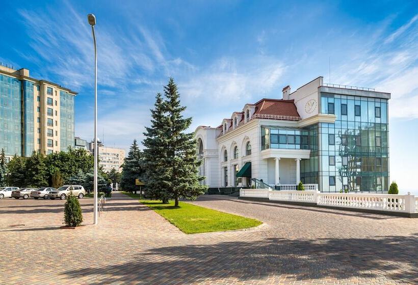 Kadorr Hotel Resort & Spa