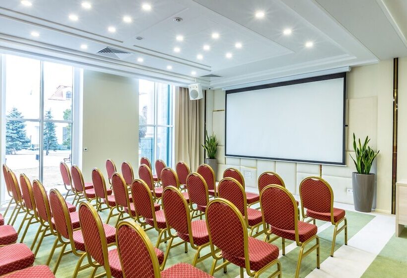 Kadorr Hotel Resort & Spa