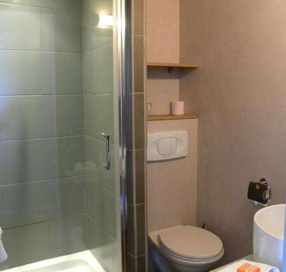 호텔 La Bastie D Urfe