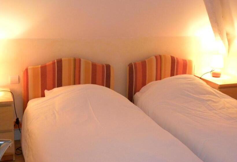 호텔 La Bastie D Urfe