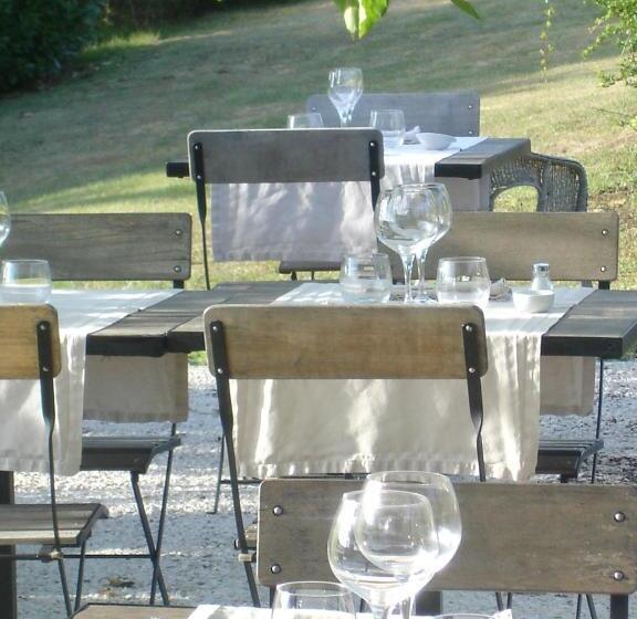 호텔 La Bastie D Urfe