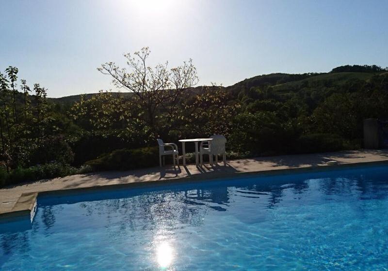 호텔 La Bastie D Urfe