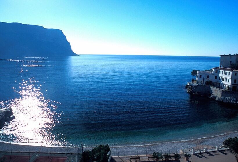 Отель Le Jardin D'emile