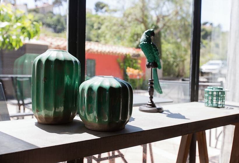 Отель Le Jardin D'emile