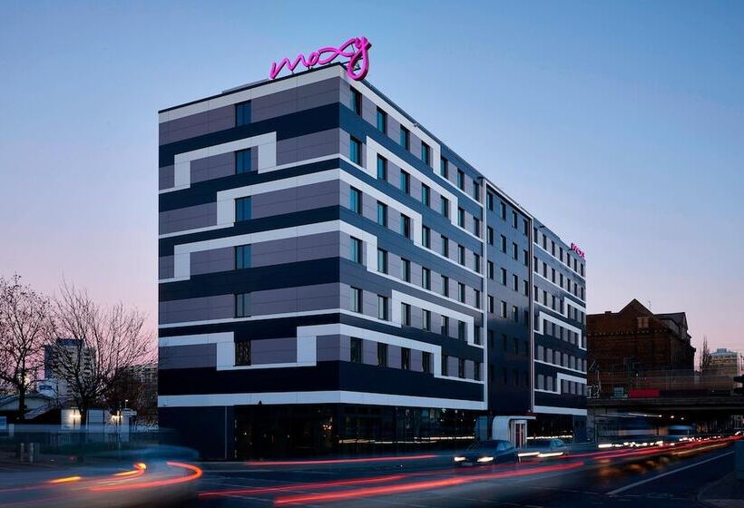 Отель Moxy Berlin Ostbahnhof