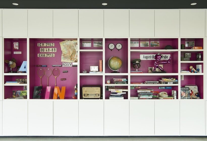 Отель Moxy Berlin Ostbahnhof