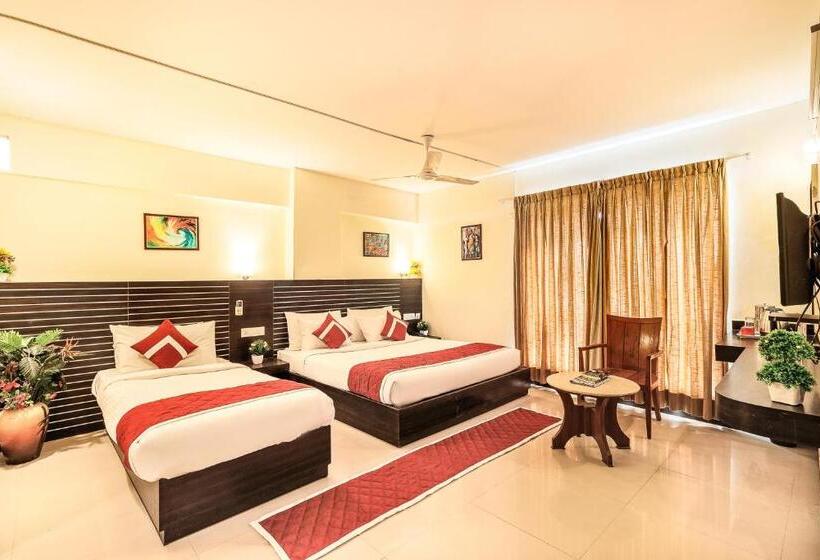 בית מלון כפרי Octave Himalaya Monarch