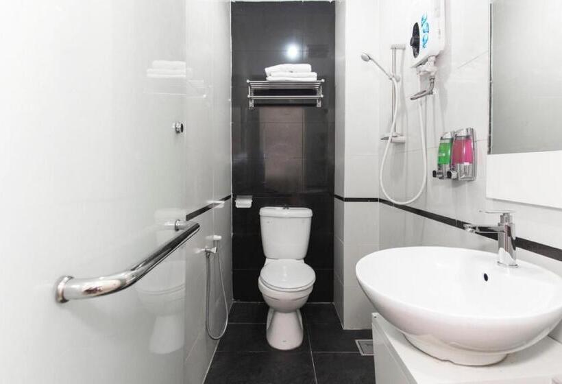 Отель OYO 331 i Boutique