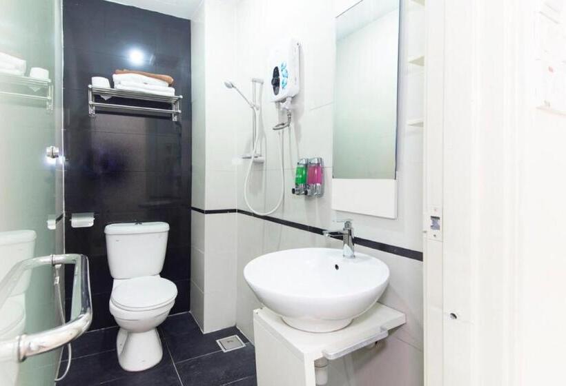 Отель OYO 331 i Boutique