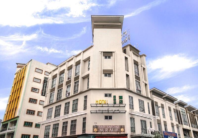 Отель OYO 331 i Boutique