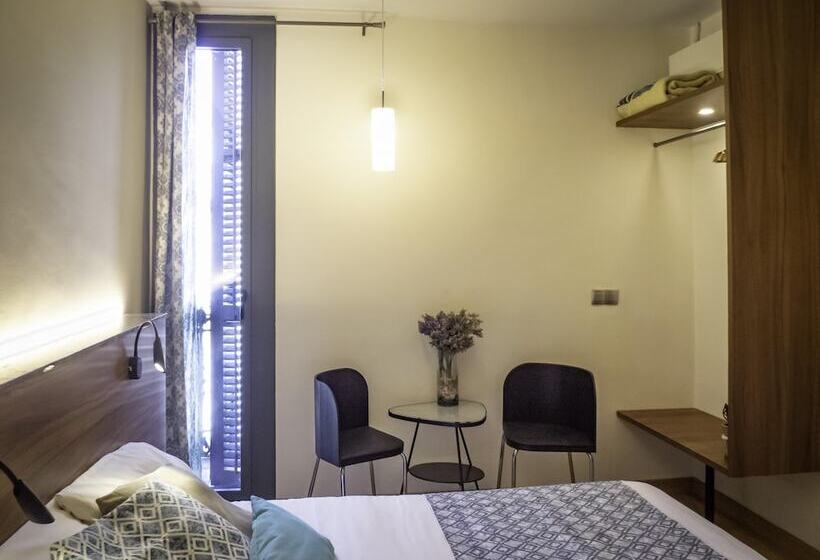 Отель Pension Ciudadela