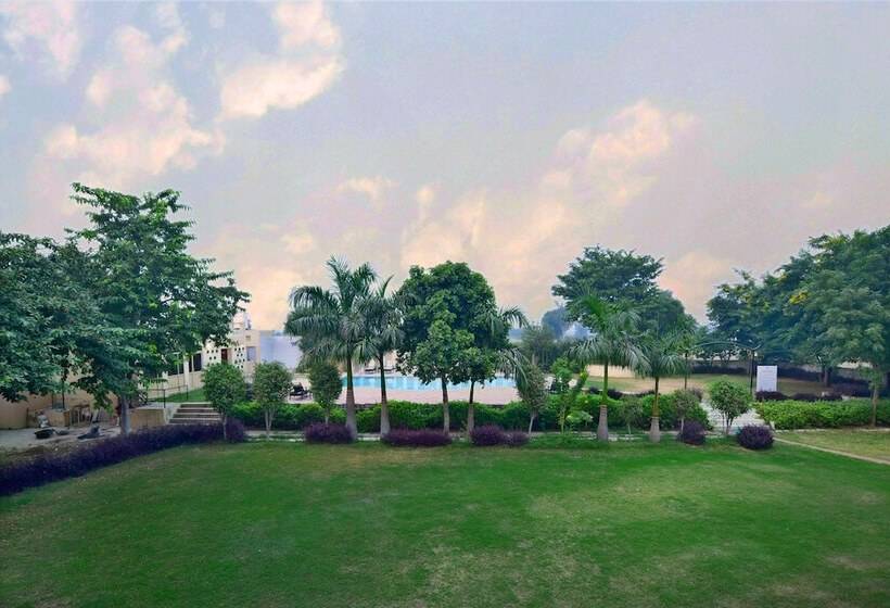 فندق Kadamb Kunj Resort   Bharatpur
