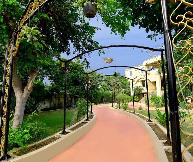 فندق Kadamb Kunj Resort   Bharatpur