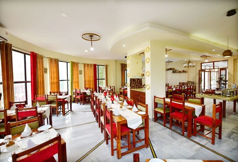 فندق Kadamb Kunj Resort   Bharatpur