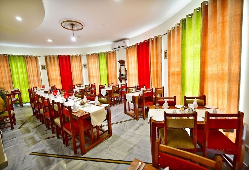 فندق Kadamb Kunj Resort   Bharatpur