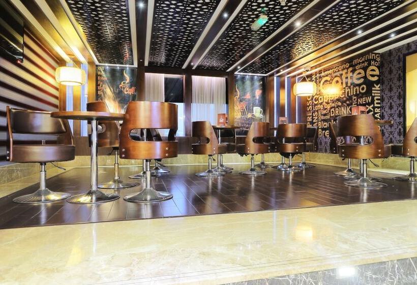 Отель Queen Palace