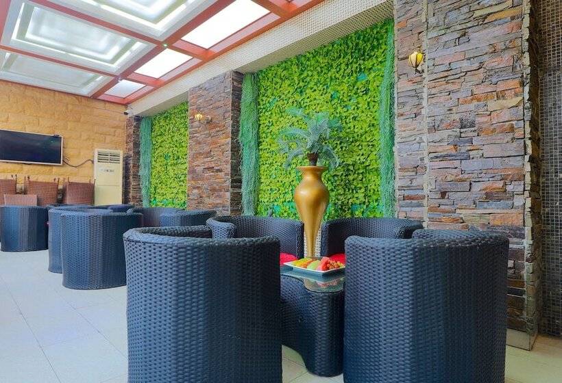 Отель Queen Palace