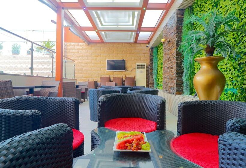 Отель Queen Palace