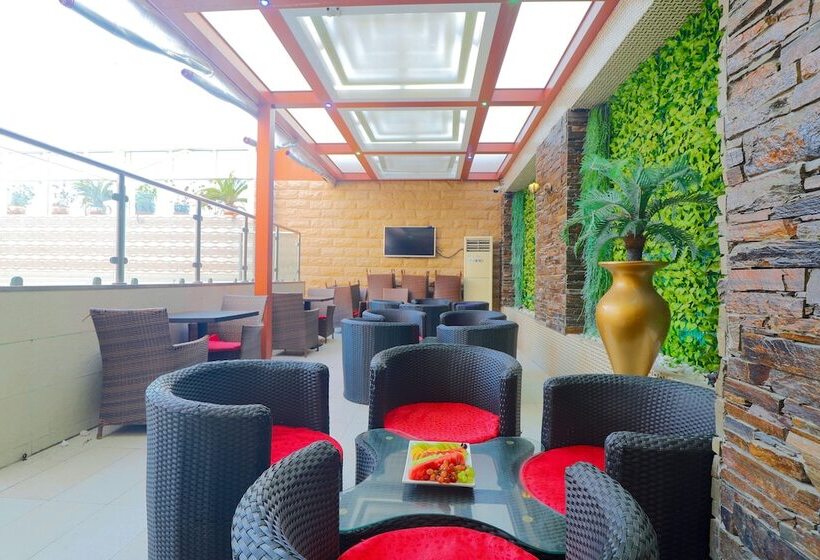 Отель Queen Palace