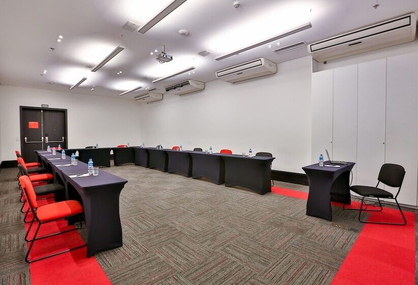 فندق Radisson Red Campinas