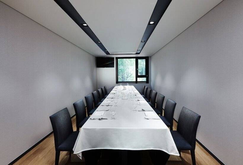 בית מלון כפרי Ramada By Wyndham Gunsan