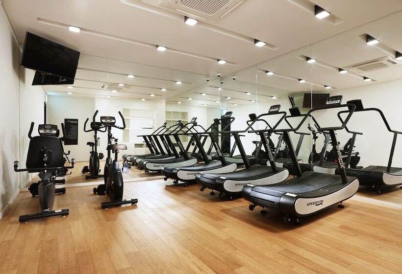 בית מלון כפרי Ramada By Wyndham Gunsan