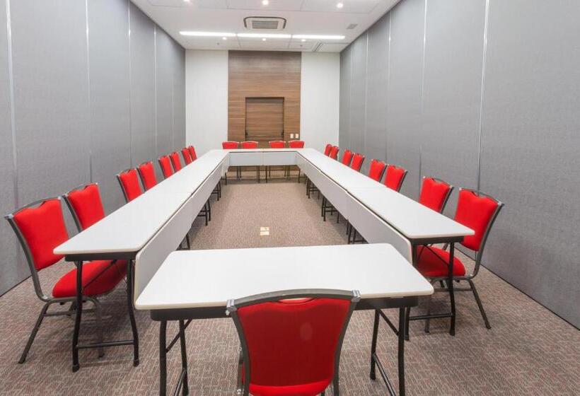 בית מלון כפרי Ramada By Wyndham Campinas Viracopos